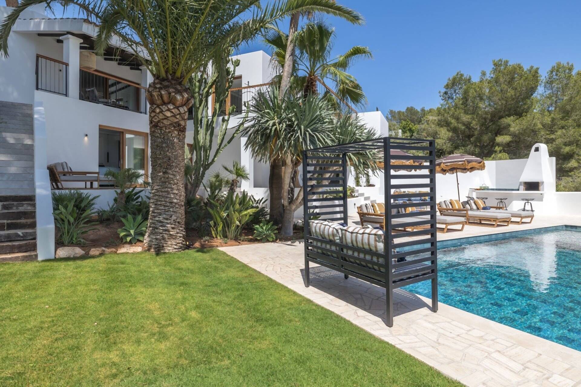 Immobilie in Miesitz - Atemberaubende renovierte Villa mit sechs Schlafzimmern mit Meerblick und in Dalt Vila in Can Furnet - Bild 2