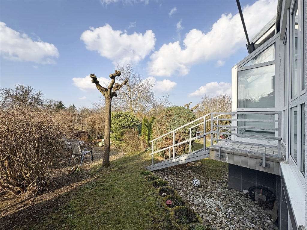 Immobilie in Schlangenbad - Große Doppelhaushälfte mit Garten und traumhaftem Blick ins Grüne in unverbaubarer Feldrandlag - Bild 4