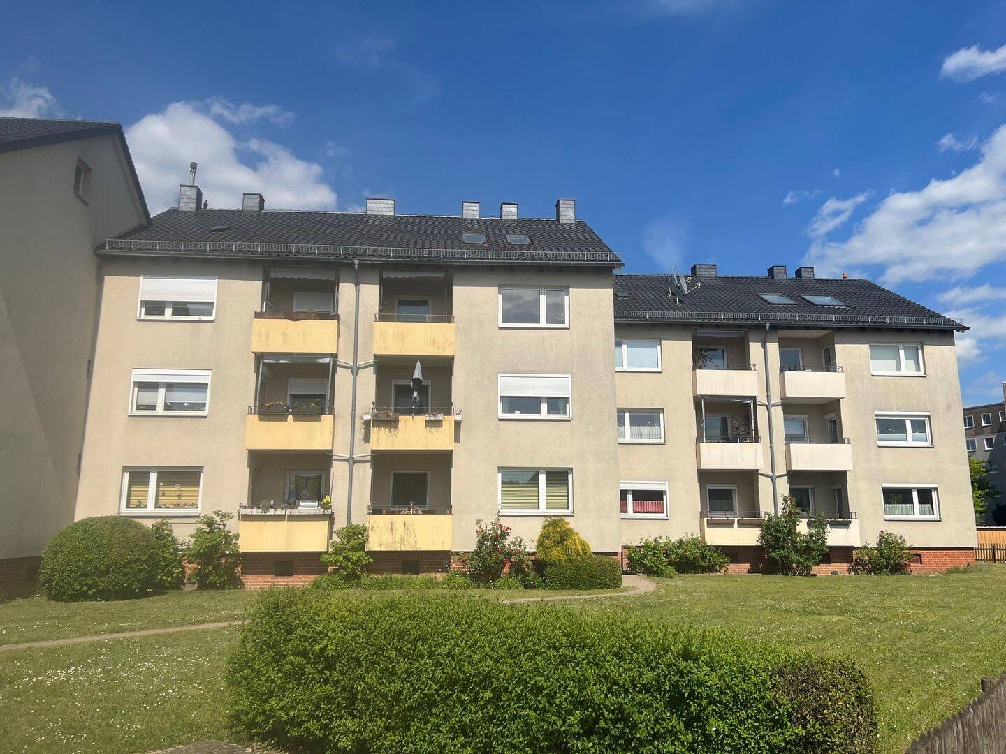 Immobilie in Lehre - 3-Zi-ETW mit separater Studio-Wohnung im DG  - Bild 0