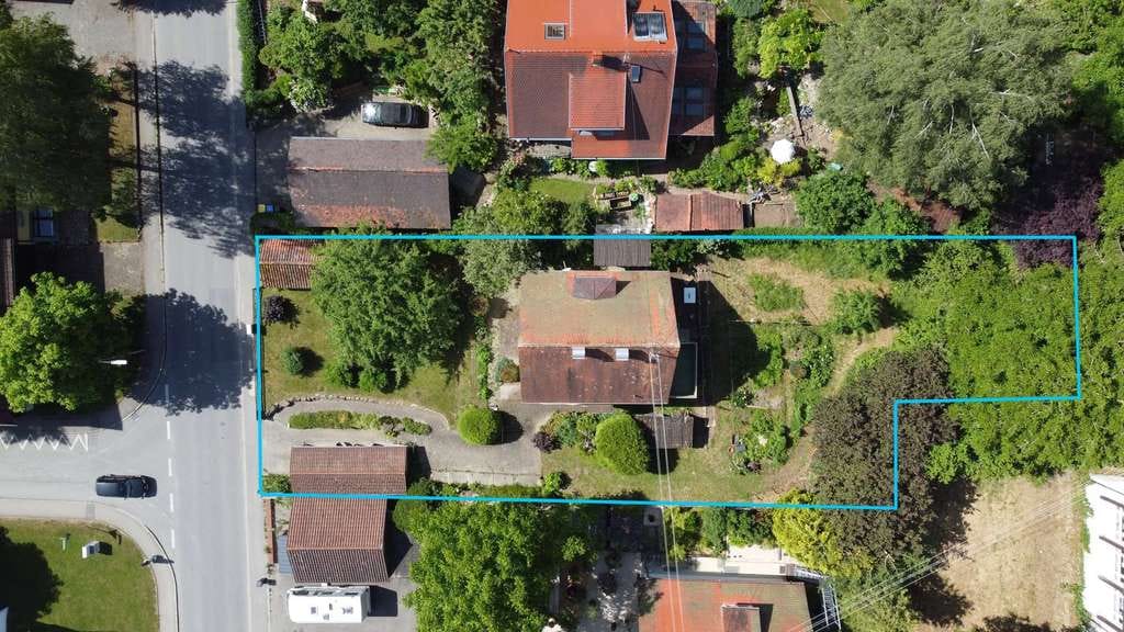 Immobilie in Wilhelmsdorf - 1–2-Familienhaus mit Einliegerwohnung, Alpenblick und großem Garten - Bild 1