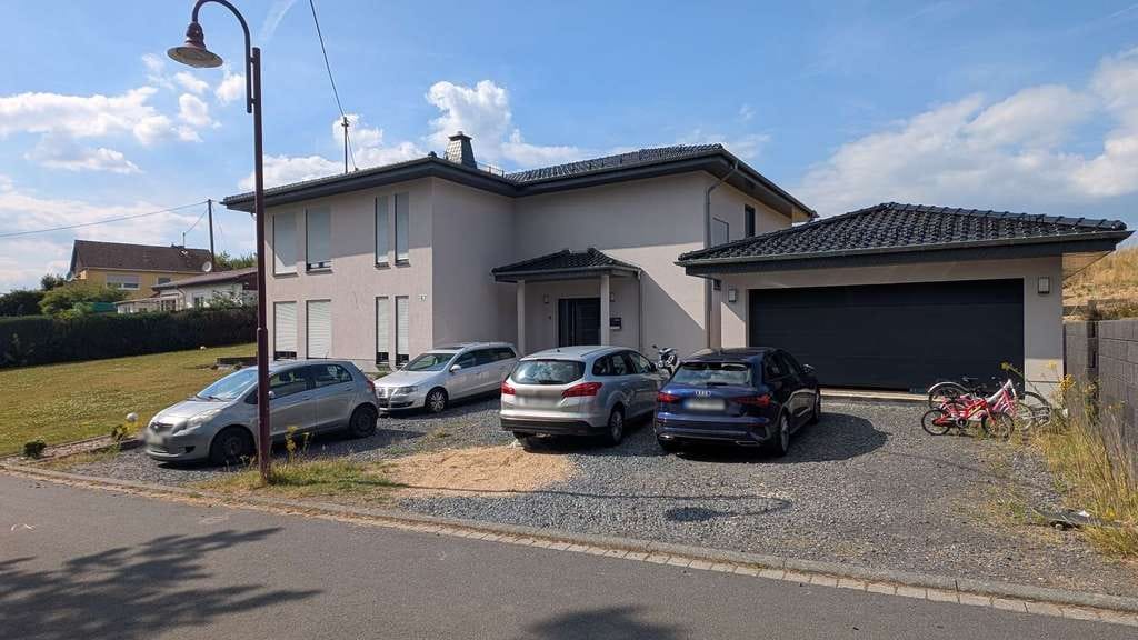 Immobilie in Rodenbach bei Puderbach - Stilvolles Wohnen mit Extra-Platz - Bild 1