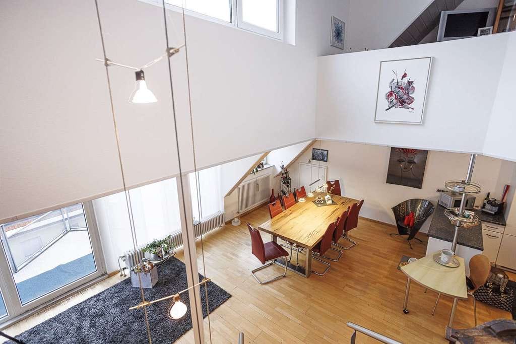 Immobilie in Zell im Wiesental - PANORAMATRAUM im Schwarzwald: 4-Zi.-Maisonette-Whg in Zell mit Kamin, Balkon & 2 Stellplätzen - Bild 0