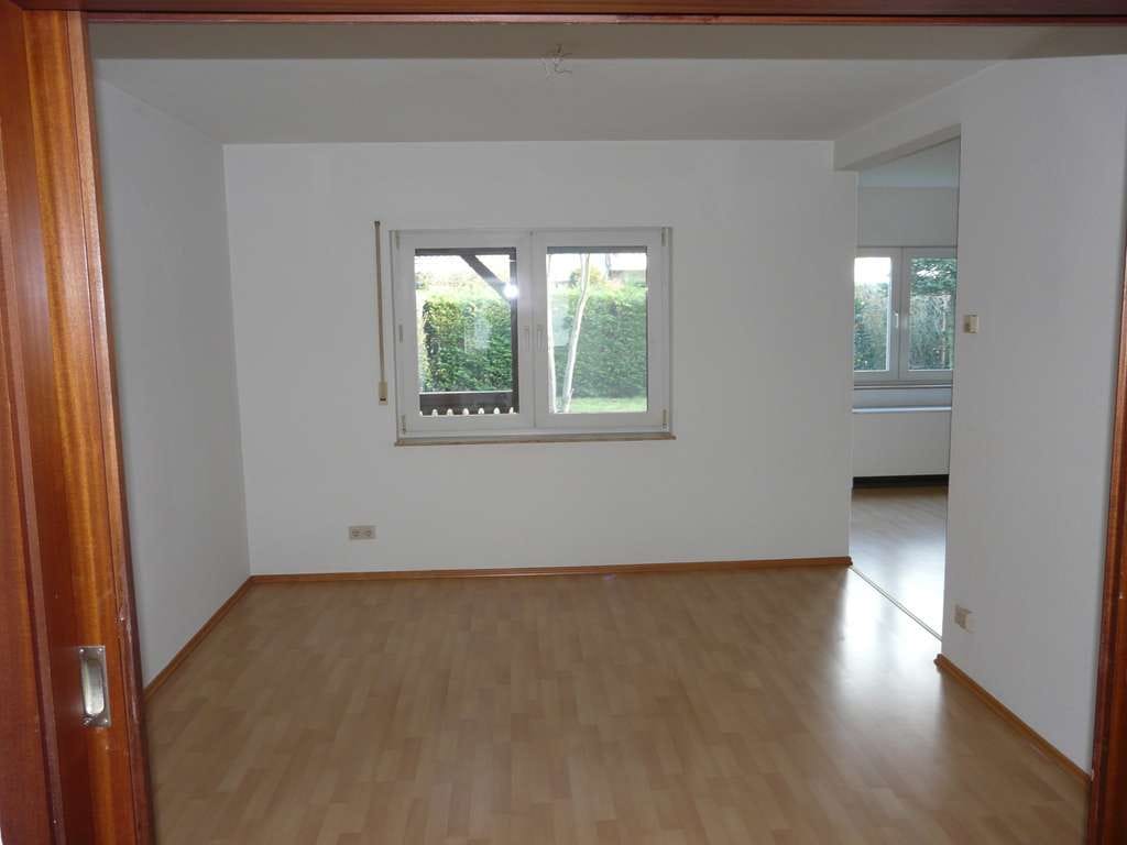 Immobilie in Cottbus - Chóśebuz - Großzügiges Reihenhaus mit Dachterrasse, Garage und Garten in Cottbus-Sielow zu verkaufen! - Bild 3