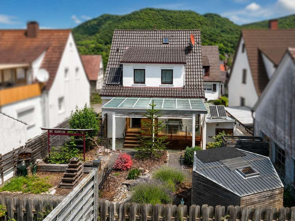 Immobilie in Lenningen - Wohlfühlhaus – Individuell & Einzigartig - Bild 0