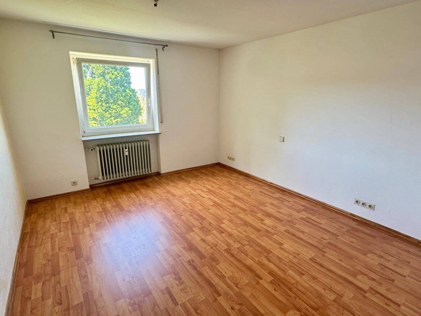 Immobilie in Schramberg - Attraktive 3-Zimmer-Wohnung mit Garage und schönem Ausblick in beliebter Wohnlage von Sulgen - Bild 5