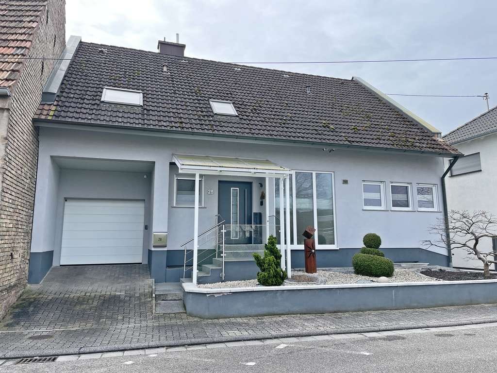 Immobilie in Neupotz - Neupotz: Wunderschönes EFH, top modernisiert, PV + Speicher, Solar, Wintergarten uvm. - Bild 0
