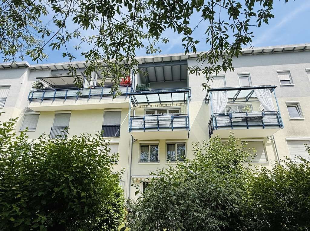 Immobilie in Gröbenzell - Bezugsfreie 3-Zimmer-Wohnung mit Balkon, Aufzug und Tiefgaragenstellplatz - Bild 1