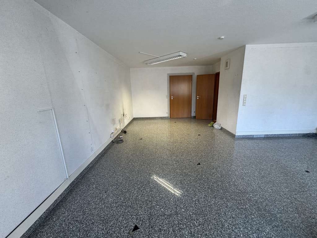 Immobilie in Oedheim - Erdgeschoss 2 Zimmer Einheit mit WC, Dusche und Stellplatz plus TG - Bild 1