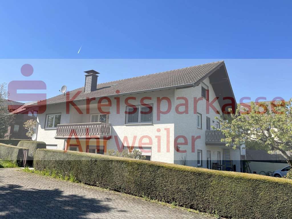 Immobilie in Königsfeld - TOP vermietbares Zweifamilienhaus in idyllischer Lage! - Bild 0