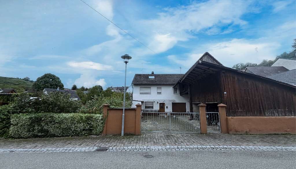 Immobilie in Kenzingen - Haus mit Charakter & vielseitigem Ausbaupotenzial! - Bild 1