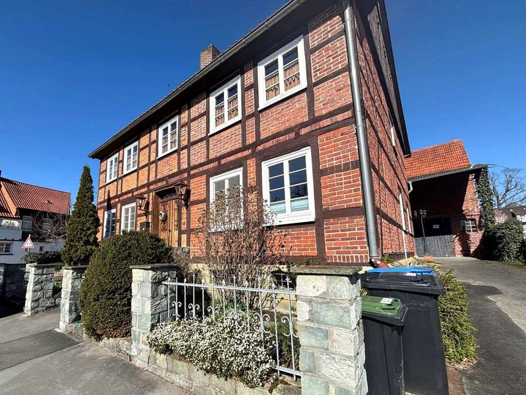 Immobilie in Bad Sassendorf - Lust auf Schöner Wohnen?
Stilvolle Wohnung im EG mit historischem Charme in Bad Sassendorf-Lohne! - Bild 0