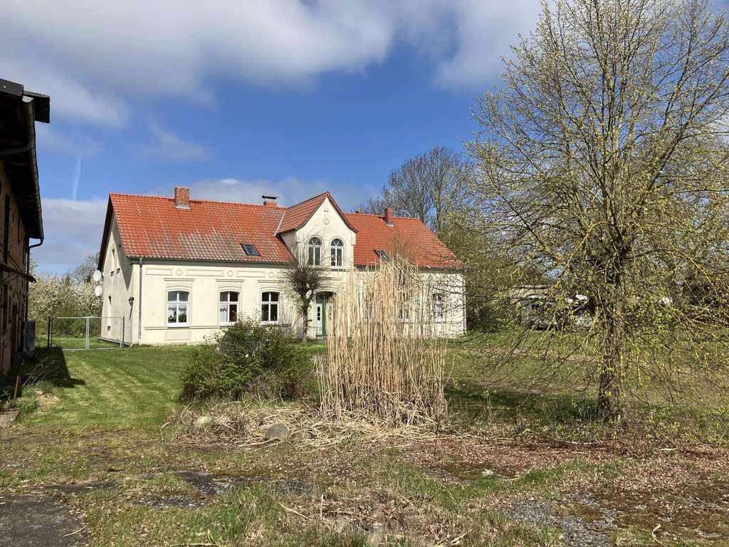 Immobilie in Meesiger - Wohnhaus mit 3 WE - Vier-Seit-Hof - Bild 3