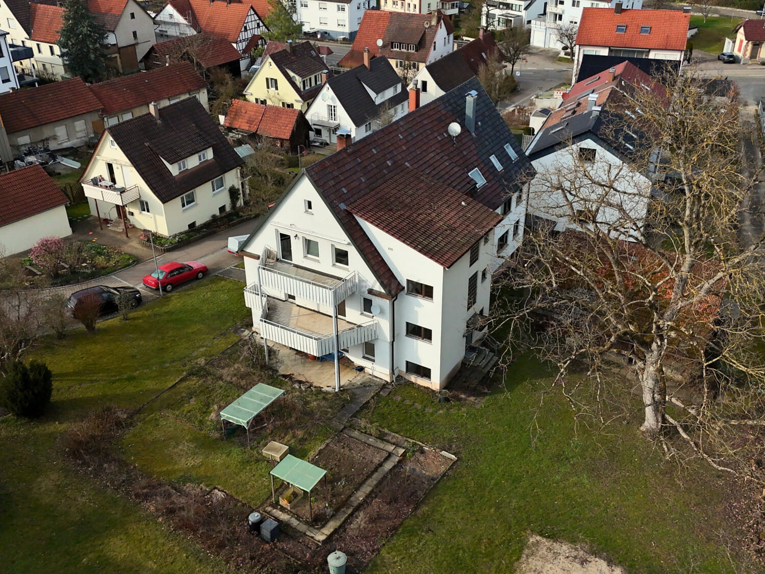 Immobilie in Ebersbach an der Fils - Beste Aussichten für Sie & Ihre Familie! Wohnhaus mit Baugrundstück - Bild 0