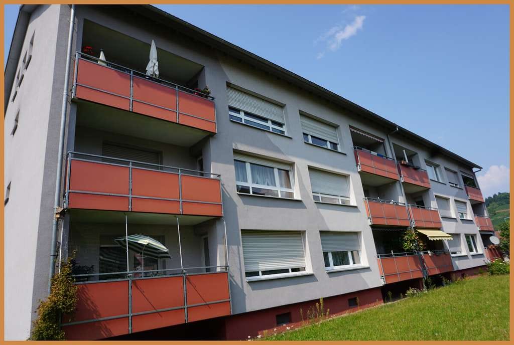 Immobilie in Gengenbach - Ihre Kapitalanlage: 4-Zimmer-Dachgeschosswohnung mit Garage und Stellplatz in guter Lage! - Bild 2