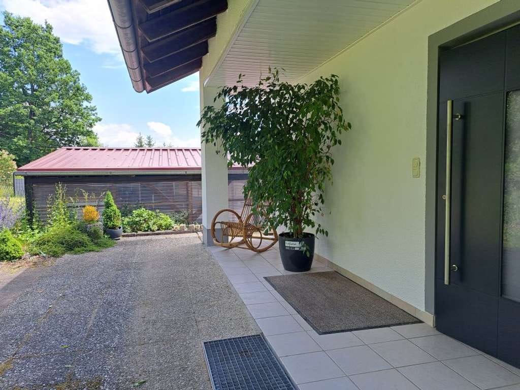 Immobilie in Hohenburg - Einfamilienhaus mit  traumhaftem Ausblick  - Bild 2