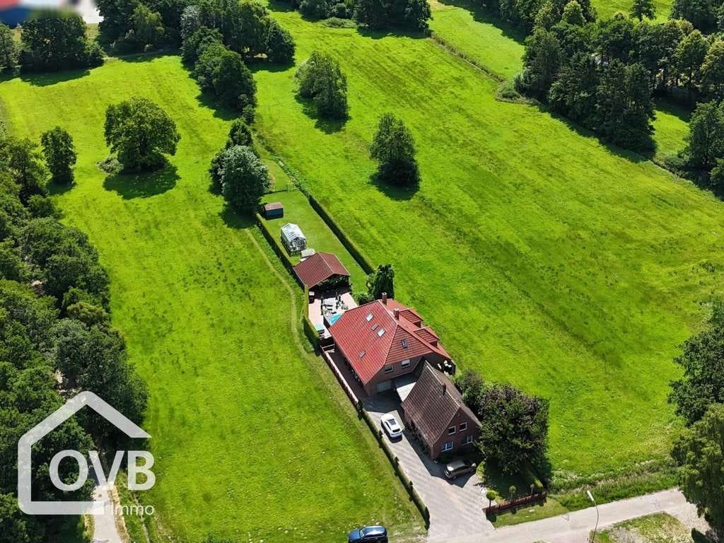 Immobilie in Papenburg - Zwei Wohnhäuser auf großzügigem Grundstück in zentraler und zugleich ruhiger Lage von Papenburg! - Bild 3