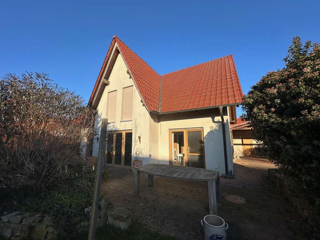 Immobilie in Hagenburg - Ihr neues IMMOBILIEN QUARTIER: Großzügiges Einfamilienhaus mit Wohlfühlfaktor in Bestlage - Bild 2