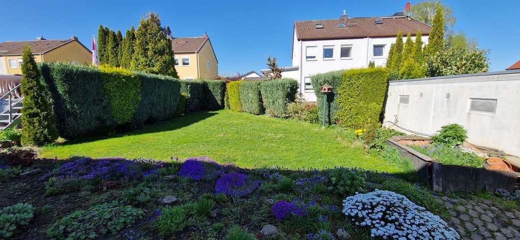 Immobilie in Schöningen - Klein, fein, dein: Wohlfühlhaus mit Terrasse & Entwicklungsmöglichkeiten - Bild 1