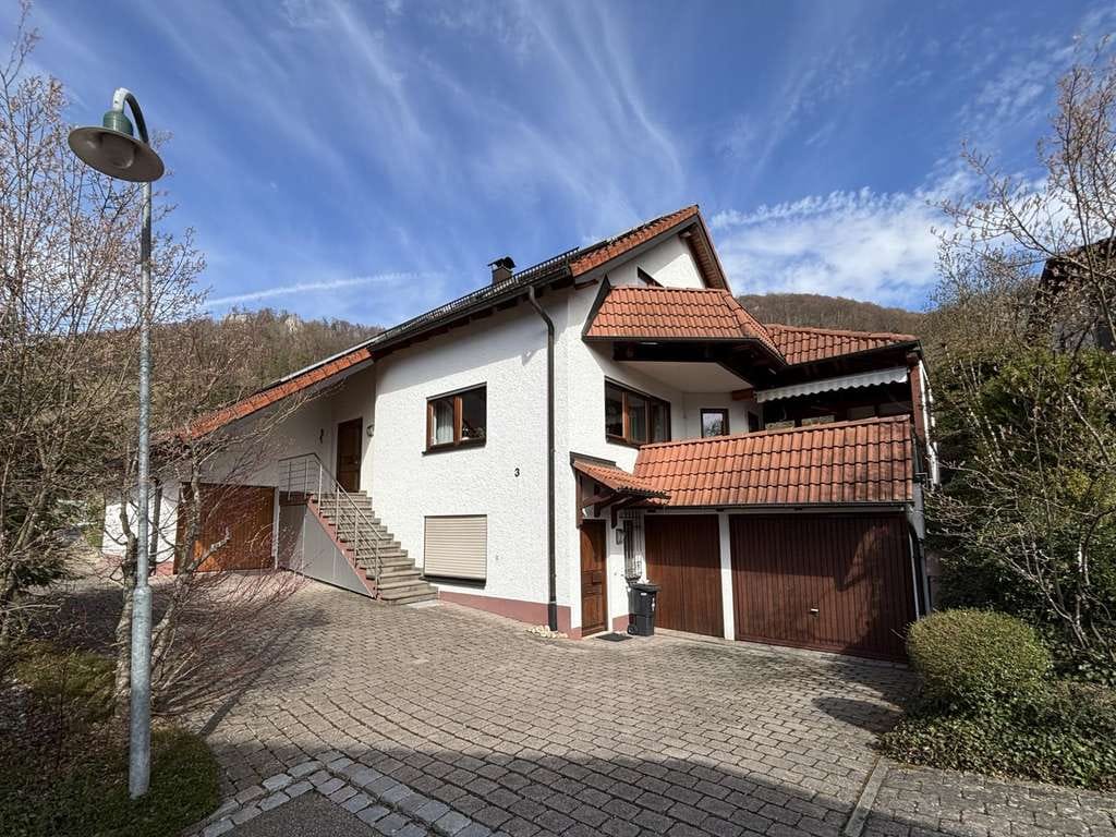 Immobilie in Bad Überkingen - Einfamilienhaus mit Einliegerwohnung, Talblick & Sonnenterrasse in ruhiger Lage, provisionsfrei - Bild 3