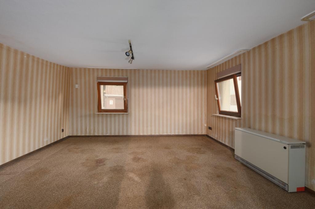 Immobilie in Königsbach-Stein - ** Kernsanierung erforderlich! Einfamilienhaus im Ortskern von Königsbach zu verkaufen** - Bild 3