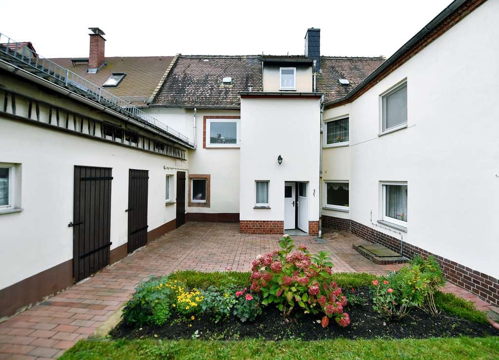 Immobilie in Geithain - Charmantes Reihenmittelhaus mit viel Platz, Privatsphäre und Ausbaupotenzial im Herzen von Geithain - Bild 0