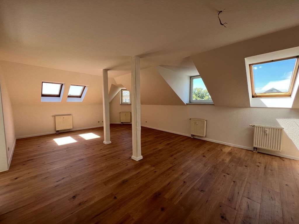 Immobilie in Langenweißbach - Maisonettewohnung unweit dem Stadtzentrum - Ihre Chance - Bild 1
