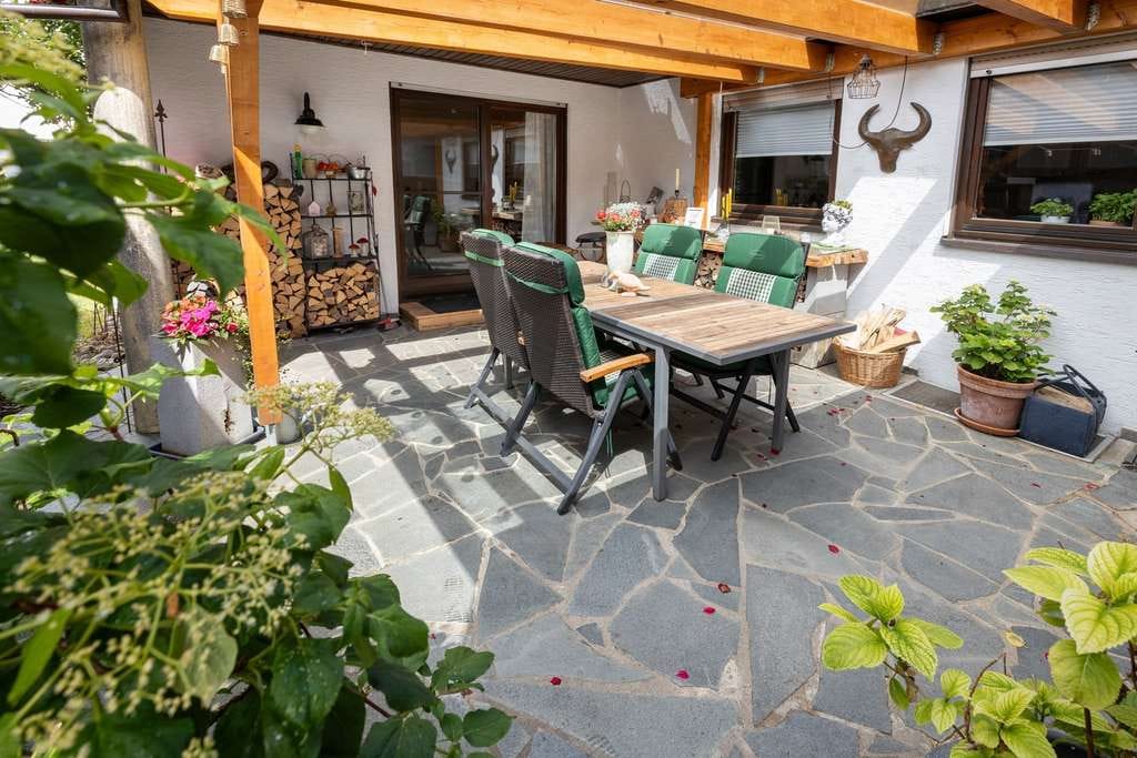 Immobilie in Kaisersbach - Haus im Haus - großzügiges Wohnen auf einer Ebene in ländlicher Idylle - Bild 2