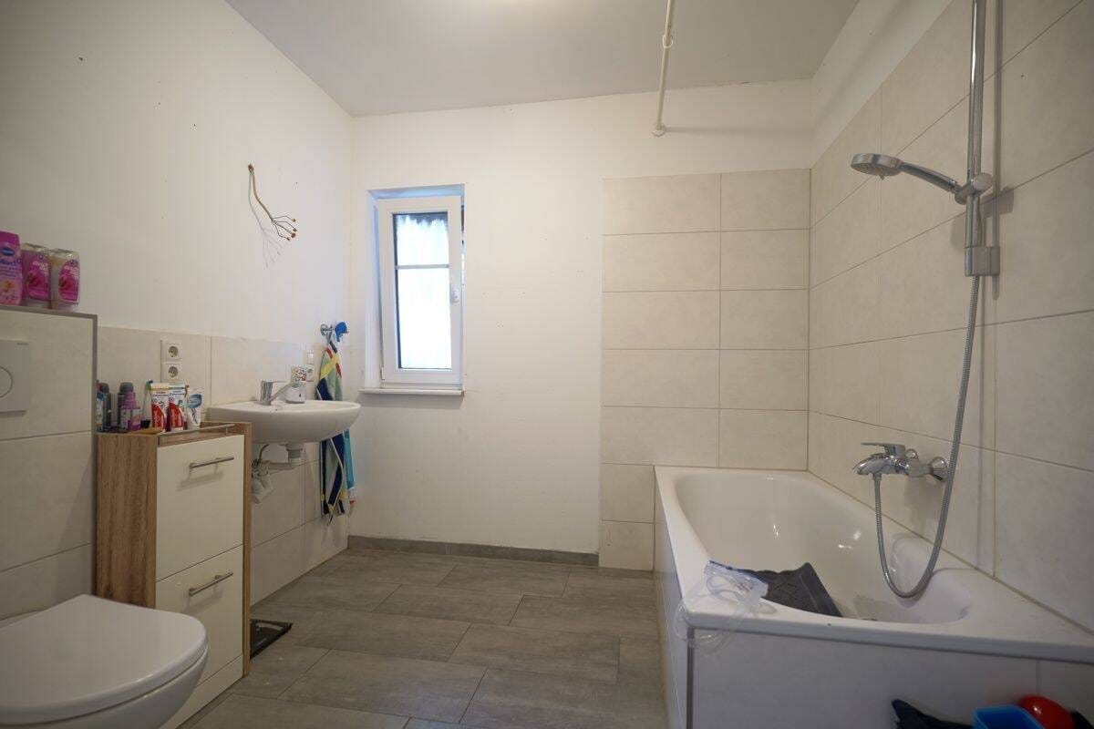 Immobilie in Schiffdorf - Volksbank Immobilien: Wohnen mit Weitblick -  ebenerdiges großes Haus von 2017 - Bild 4