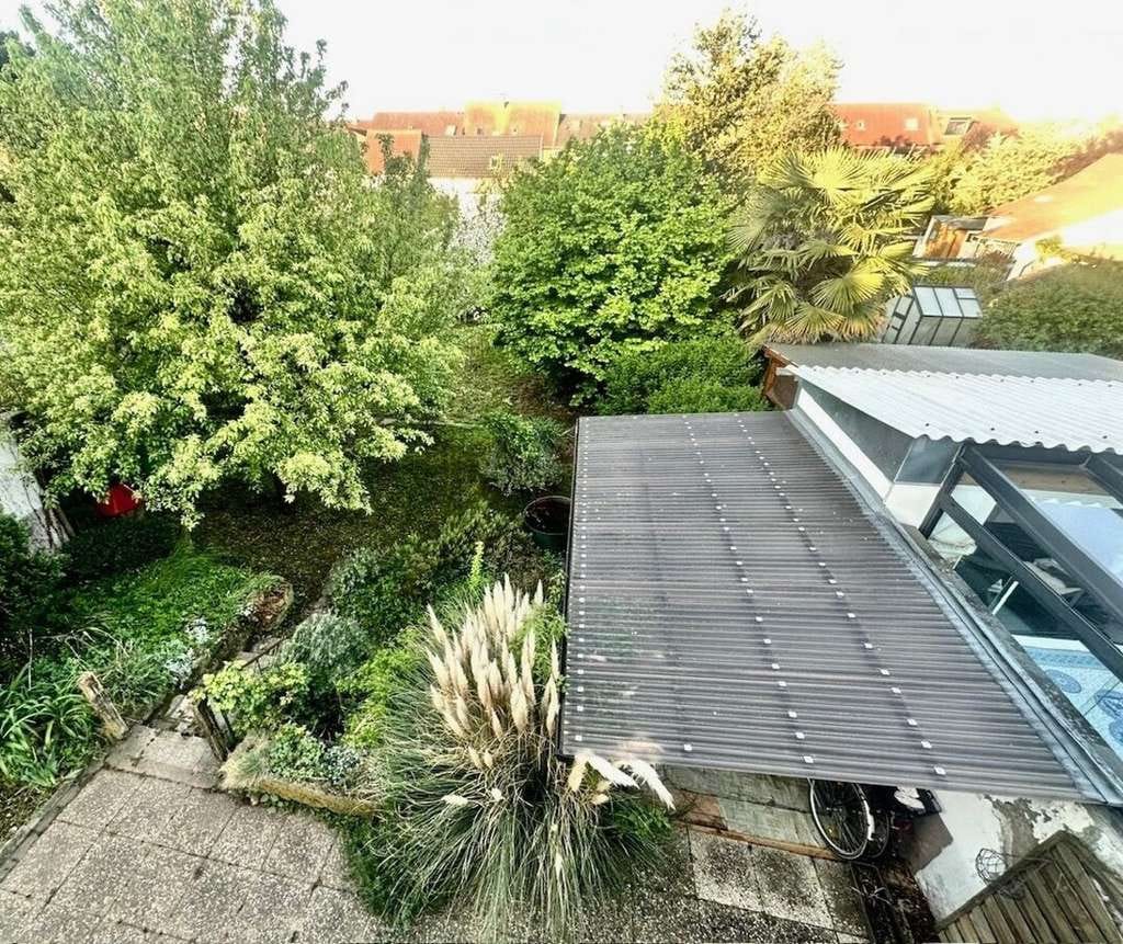 Immobilie in Oftersheim - Platz für Familie & Zukunft: Zweifamilienhaus mit tollem Garten und Ausbaupotenzial - Bild 3