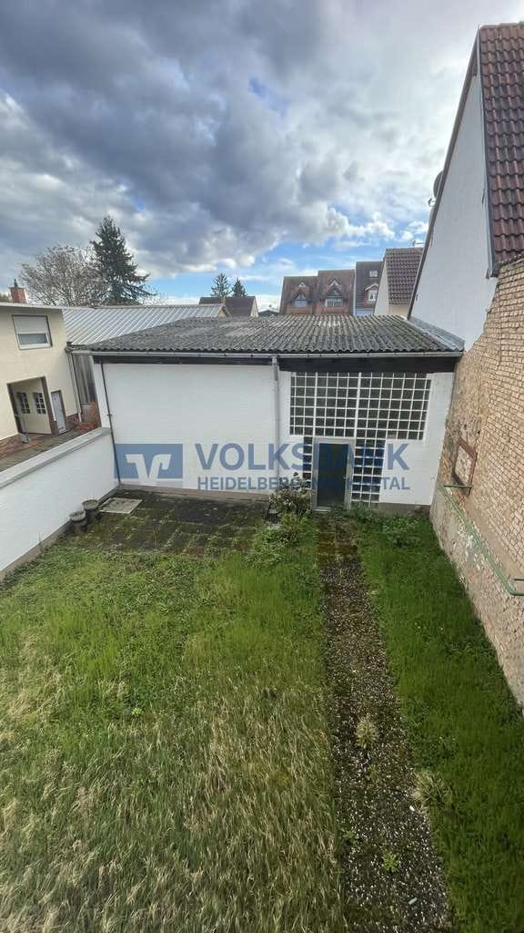 Immobilie in Eppelheim - Das hat Potential: 
Dreifamilienhaus mit Scheune, zusätzlicher Bebaubarkeit 
und 2 Garagen! - Bild 2
