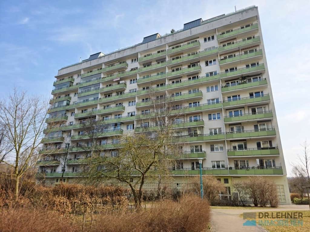 Immobilie in Neubrandenburg - Dr. Lehner Immobilien NB - 
3-Zimmer-Eigentumswohnung in Zentrumsnähe von Neubrandenburg - Bild 1