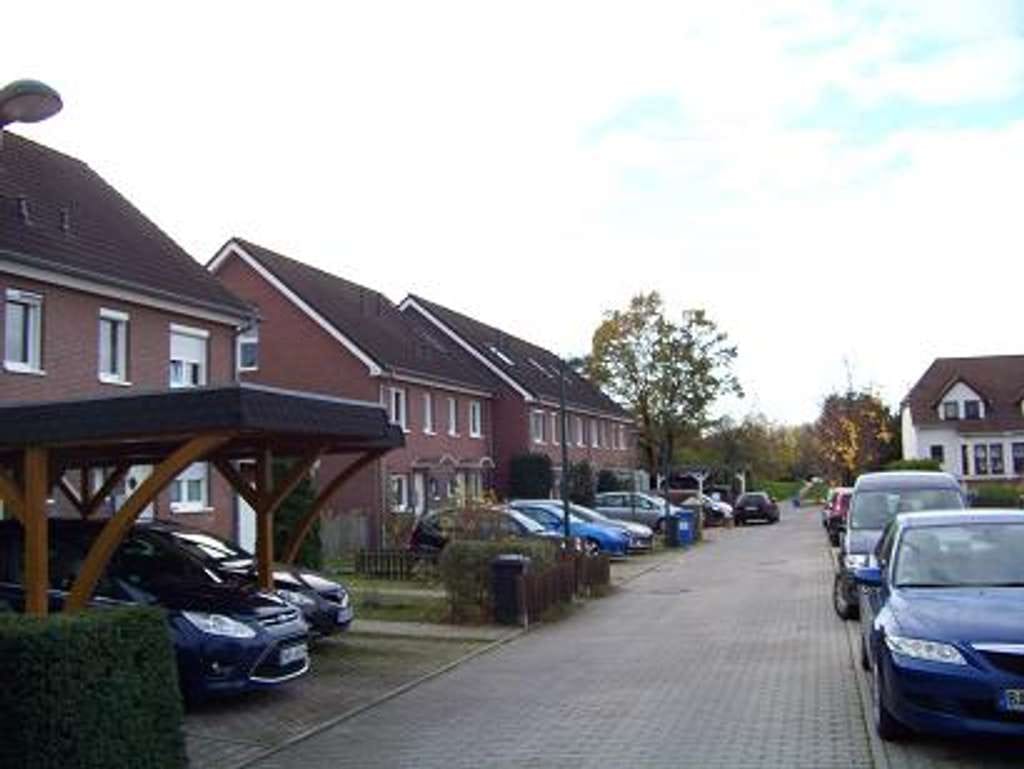 Immobilie in Ahrensfelde - BERLINNAHES WOHNEN MIT TERRASSE UND KLEINEM GARTEN + GARTENHAUS - Bild 1