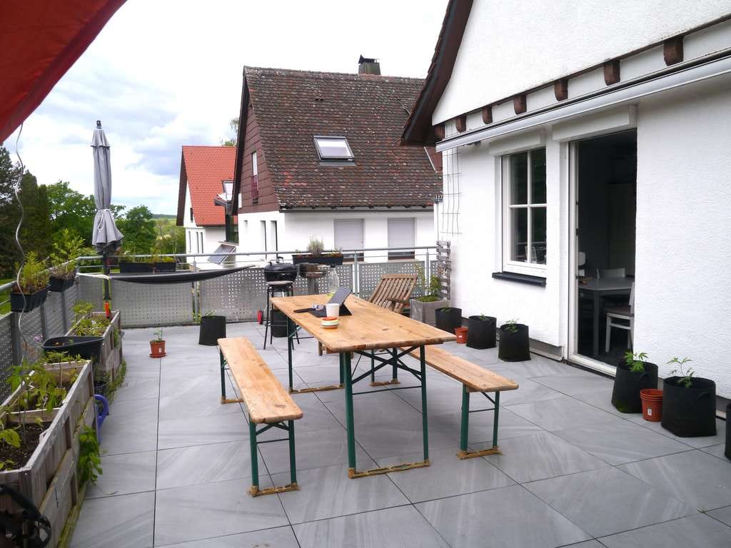 Immobilie in Neuffen - Zweifamilienhaus mit großer Terrasse, Einbauküche und Garage in Neuffen - Bild 3