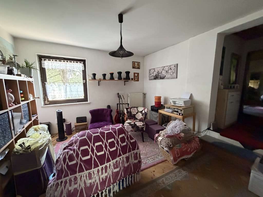 Immobilie in Ursensollen - Großzügiges Einfamilienhaus mit weitläufigem Grundstück, Teich und Potenzial für Pferdehaltung - Bild 2