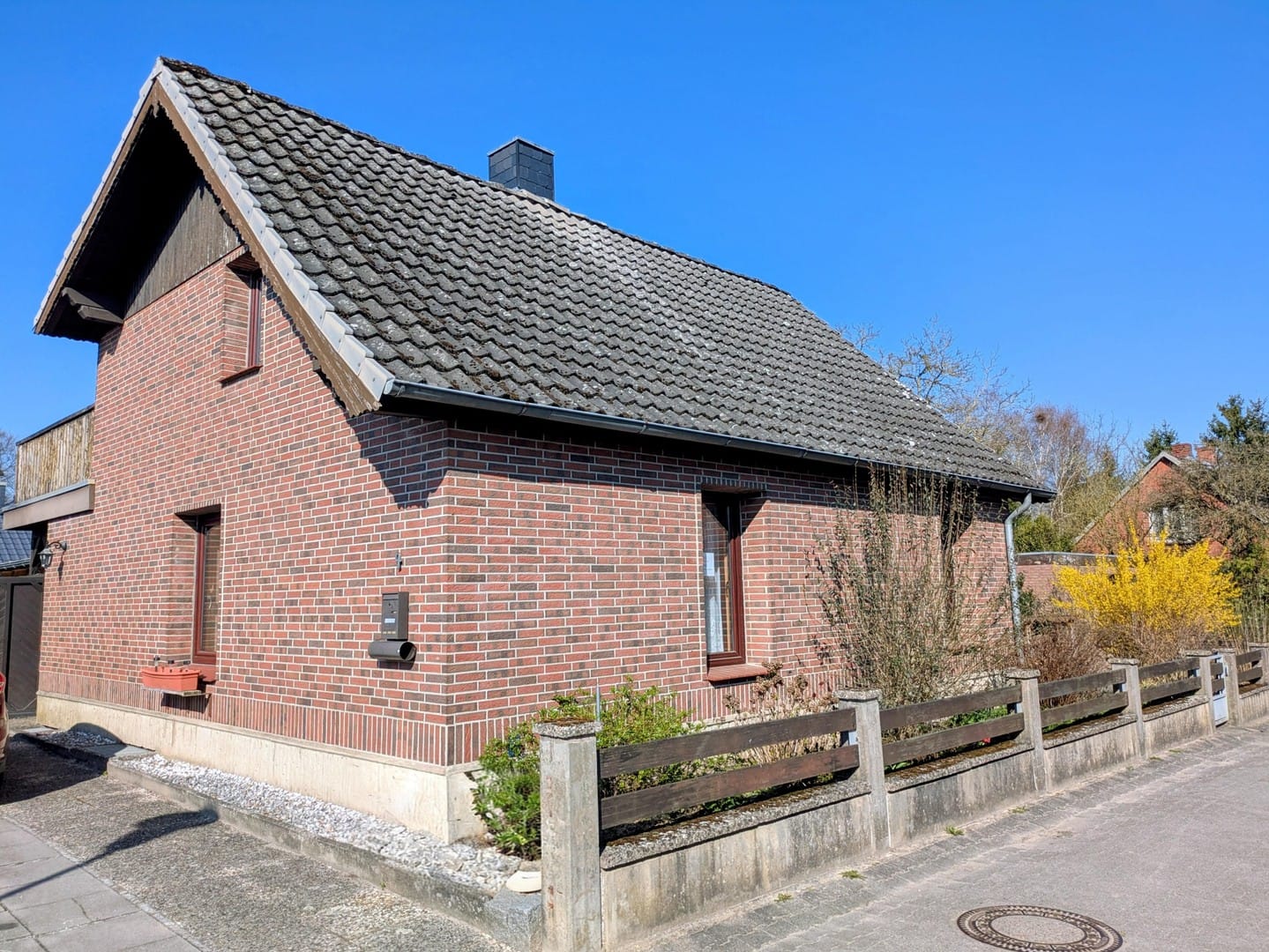 Immobilie in Ebstorf - Großes Einfamilienhaus mit viel Potential in 29574 Ebstorf - Bild 0