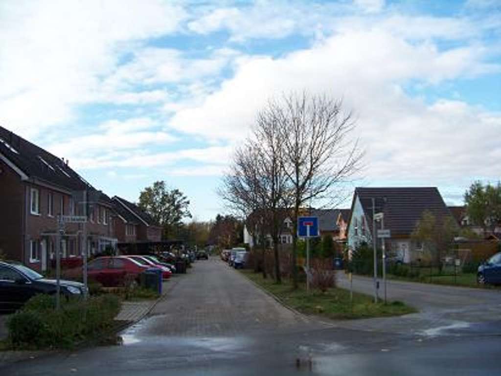 Immobilie in Ahrensfelde - BERLINNAHES WOHNEN MIT TERRASSE UND KLEINEM GARTEN + GARTENHAUS - Bild 0