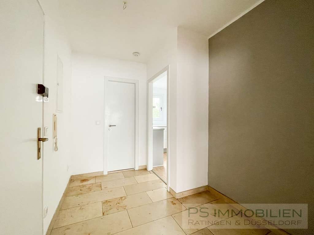 Immobilie in Ratingen - Lichtdurchflutete Maisonettewohnung mit Dachbalkon und Garage in ruhiger Lage von Ratingen Hösel - Bild 2